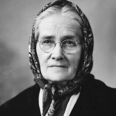 headshot of Ingebord Sidwell