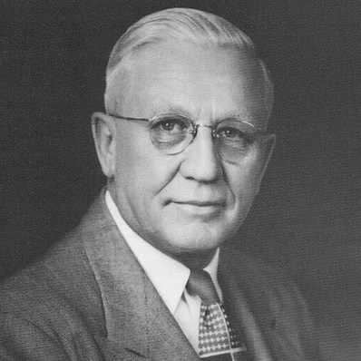 Headshot of Oscar Rennebohm